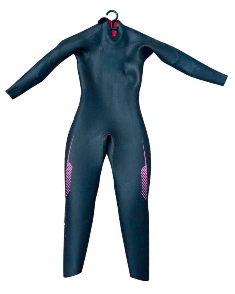 Roupa de neoprene depois do conserto